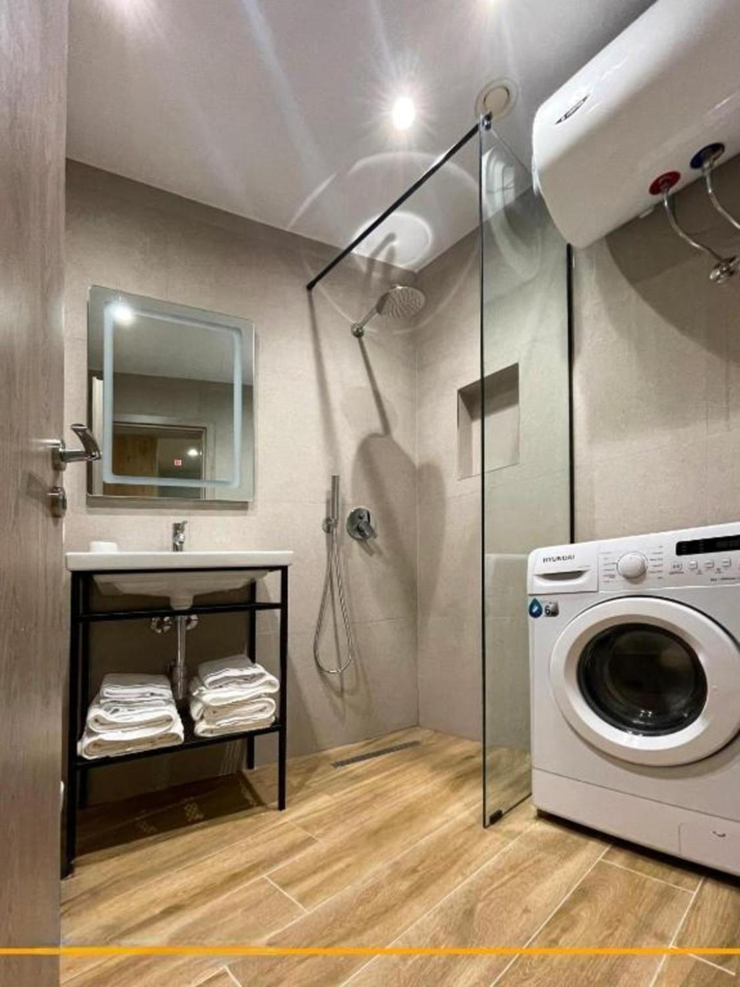 Flori Apartments Sarande Phòng bức ảnh